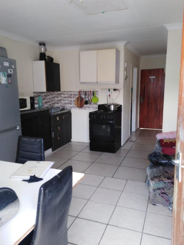 2 Bedroom Property for Sale in Pelikan Park Western Cape